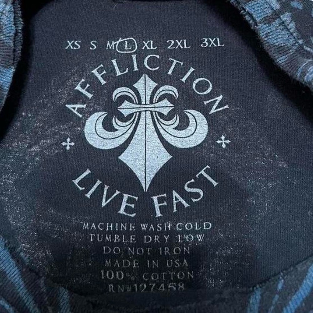 Affliction Cross tee - Picture 3 of 3